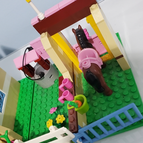 LEGO 3189 Friends Heartlake Stables Set - Picture 9 of 9
